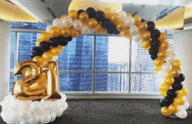 balloon decoration in hotel